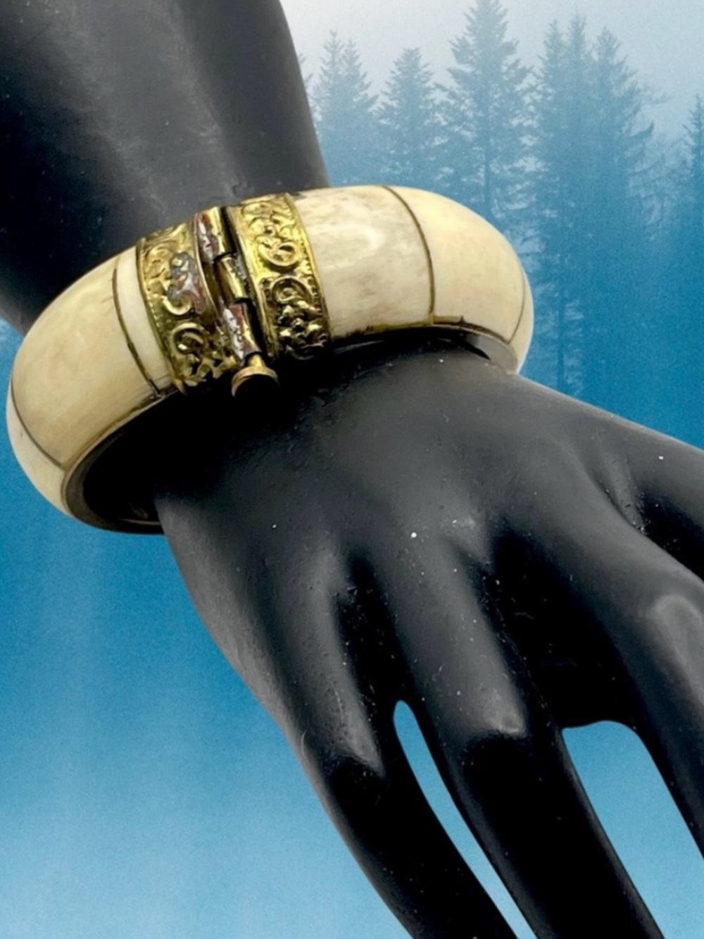 Vintage Tribal Bone and Brass Hinged Bangle Bracelet Pin Clasp Statement Pc